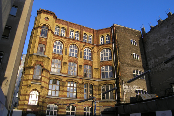 photo 1263 (11 April 2004)