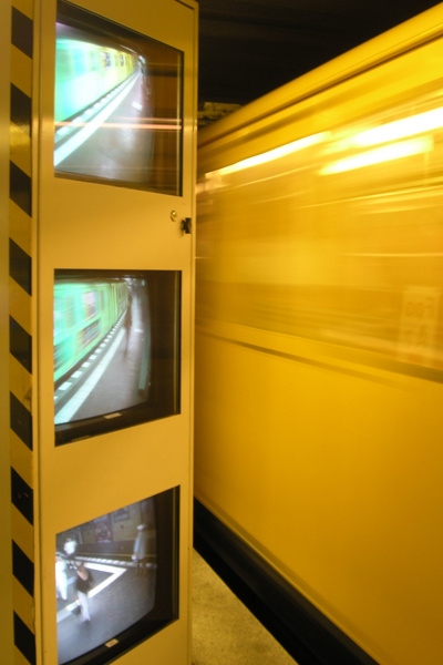 photo 2109 (06 September 2004)